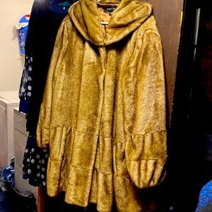 Beautiful FxFur3/4 length.Worn 3-4 times.